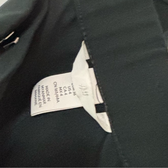 H&M| Dark Green High Waisted Pleated Wide-Leg Office Trousers Sz 4 - Picture 7 of 9